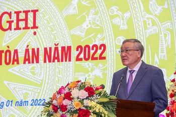 Đồng chí Nguyễn Hòa Bình phát biểu ý kiến khai mạc Hội nghị triển khai công tác Tòa án năm 2022.