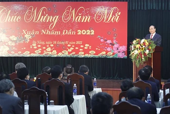 Chủ tịch nước Nguyễn Xuân Phúc phát biểu tại buổi họp mặt. (Ảnh: TTXVN)