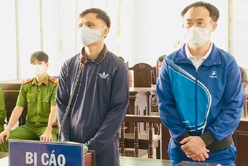 2 bị cáo Phạm Đình Quý và Hoàng Minh Tuấn tại phiên tòa.