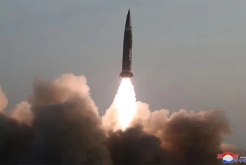 Một vụ phóng thử tên lửa của Triều Tiên trong năm 2021. (Ảnh: KCNA)