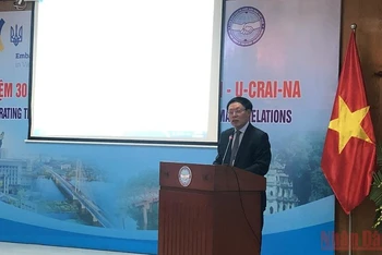 Ông Đặng Văn Chiến, Chủ tịch Hội hữu nghị Việt Nam-Ukraine phát biểu tại buổi lễ.