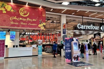 Hình ảnh Tết Việt Nam tại hệ thống siêu thị Carrefour.