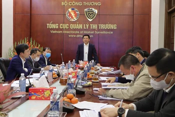 Bộ trưởng Nguyễn Hồng Diên chủ trì buổi làm việc.