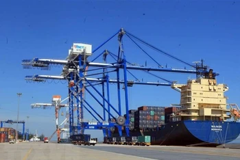 Container hàng hóa tại cảng Hải Phòng. (Ảnh: TTXVN)