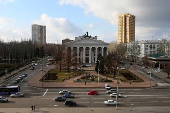 Một góc trung tâm thành phố Donetsk. (Ảnh: TASS)