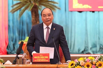 Chủ tịch nước Nguyễn Xuân Phúc phát biểu chỉ đạo cuộc họp.