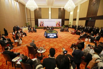 Hội nghị hẹp Bộ trưởng Ngoại giao ASEAN tại Phnom Penh. (Ảnh: AKP)