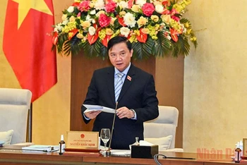 Phó Chủ tịch Quốc hội Nguyễn Khắc Định phát biểu kết luận nội dung phiên họp. (Ảnh: DUY LINH)