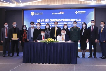 Tập đoàn Sun Group và Sở Lao động Thương binh và Xã hội tỉnh Quảng Ninh ký kết Thỏa thuận hợp tác.