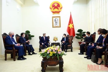 Phó Thủ tướng Thường trực Chính phủ Phạm Bình Minh đã tiếp ông John Kerry, Đặc phái viên của Tổng thống Hoa Kỳ.