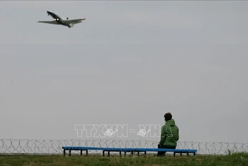 Máy bay cất cánh từ sân bay ở thủ đô Kiev, Ukraine. (Ảnh tư liệu: REUTERS/TTXVN)