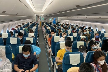 Thủ tướng Chính phủ yêu cầu Bộ Giao thông vận tải chỉ đạo các hãng hàng không của Việt Nam chuẩn bị sẵn sàng kế hoạch đưa người Việt và thành viên gia đình về nước. (Ảnh minh họa: VGP)
