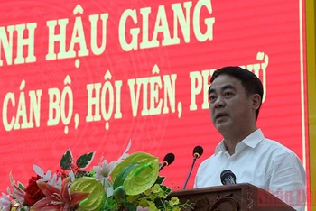 Bí thư Tỉnh ủy Hậu Giang Nghiêm Xuân Thành phát biểu tại buổi đối thoại.