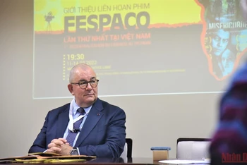 Đại sứ Vương quốc Bỉ tại Việt Nam Paul Jansen trong buổi họp báo ra mắt Liên hoan phim FESPACO lần thứ nhất tại Việt Nam. (Ảnh: Minh Duy)