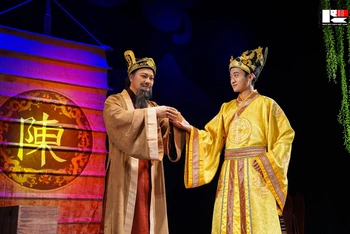 Tại Liên hoan Sân khấu kịch nói toàn quốc 2021, vở diễn Thiên mệnh đã được trao Huy chương vàng; vai diễn Trần Thủ Độ mang về HCV cá nhân cho NSƯT Tạ Tuấn Minh.