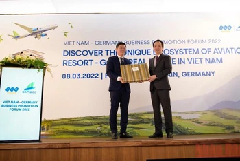 FLC, Bamboo Airways hợp tác chiến lược nhiều đối tác lớn tại Diễn đàn xúc tiến đầu tư ở LB Đức