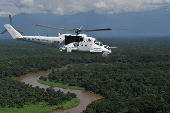 Trực thăng Mi-24 của Ukraine tham gia nhiệm vụ của Phái bộ gìn giữ hòa bình Liên hợp quốc tại Cộng hòa dân chủ Congo (MONUSCO), Beni, Cộng hòa dân chủ Congo, ngày 22/10/2018. (Ảnh: REUTERS)
