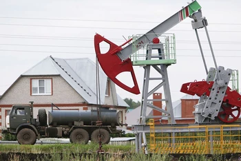 Ảnh tư liệu một mỏ dầu ở Bashkortostan, Nga, năm 2015. (Nguồn: Reuters)