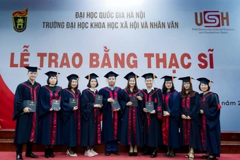 Tốt nghiệp đại học loại khá trở lên được xét tuyển thẳng học thạc sĩ.