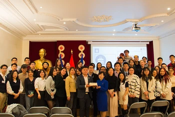 Ngày 12/3/2022 tại trụ sở Đại sứ quán Việt Nam tại Pháp, Hội Sinh viên Việt Nam tại Pháp (UEVF) đã tổ chức buổi gặp mặt nhân dịp kỷ niệm 18 năm thành lập. (ẢNH: UEVF)