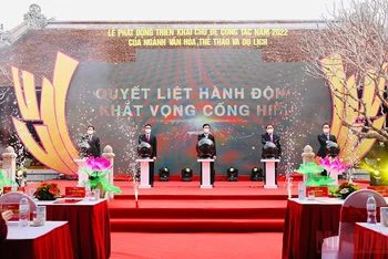Lãnh đạo Đảng, Nhà nước, Bộ Văn hóa, Thể thao và Du lịch, tỉnh Nghệ An nhấn nút phát động triển khai công tác năm 2022 của ngành Văn hóa, Thể thao và Du lịch. 