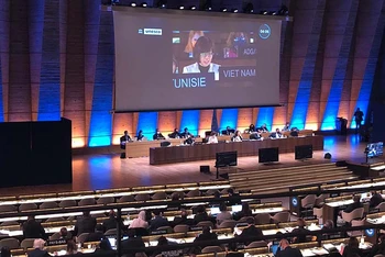 Đại sứ Lê Thị Hồng Vân phát biểu tại Phiên họp đặc biệt lần thứ 7 của Hội đồng Chấp hành UNESCO ngày 15/3.