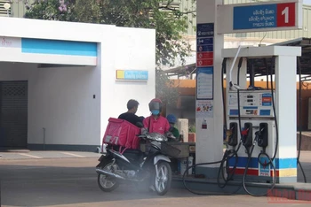 Một trạm xăng tại Thủ đô Vientiane.