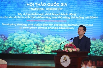 Ông Phan Tuấn Hùng Vụ trưởng Pháp chế Bộ Tài nguyên và Môi trường, Phó Giám đốc ban Quản lý dự án phát biểu khai mạc.
