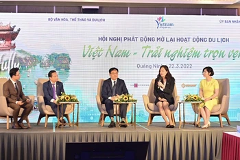 Quang cảnh Hội nghị phát động mở lại hoạt động du lịch với chủ đề: “Việt Nam-Trải nghiệm trọn vẹn” tại Quảng Ninh.