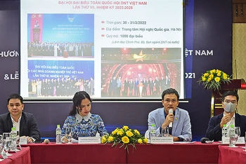 Phó Chủ tịch Hội Doanh nhân trẻ Việt Nam Trần Anh Vương cung cấp thông tin về Đại hội tại buổi họp báo.