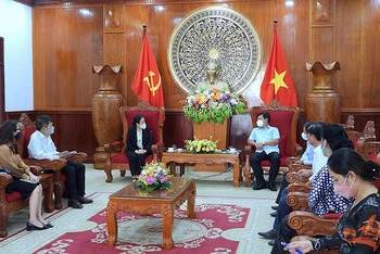 Lãnh đạo tỉnh Cà Mau tiếp và làm việc với Đại sứ Nguyễn Phương Nga, Chủ tịch Liên hiệp các tổ chức hữu nghị Việt Nam.