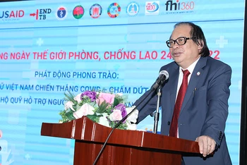 PGS, TS Nguyễn Viết Nhung, Giám đốc Bệnh viện Phổi Trung ương, Chủ nhiệm Chương trình Chống lao quốc gia phát biểu tại chương trình.