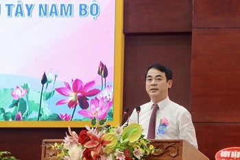 Bí thư Tỉnh ủy Hậu Giang Nghiêm Xuân Thành phát biểu tại buổi họp mặt.