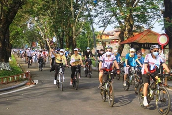 Ngày hội đạp xe vì du lịch và môi trường tại Cố đô Huế.