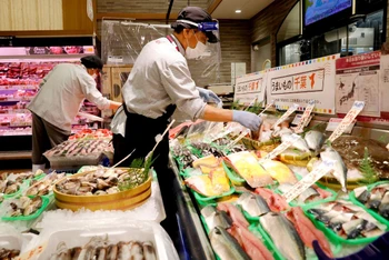 Giá hàng hóa tăng cao tác động tiêu cực nền kinh tế Nhật Bản. (Ảnh: Reuters)
