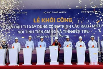 Lãnh đạo Đảng và Nhà nước thực hiện nghi thức khởi công công trình cầu Rạch Miễu 2.