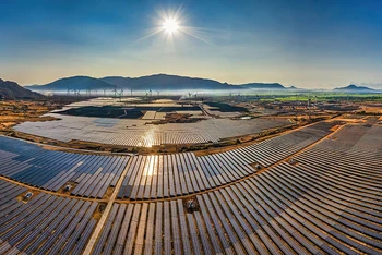 Dự án Nhà máy điện Mặt trời Solar Farm Nhơn Hải-Ninh Thuận. Ảnh: QUANG NGỌC
