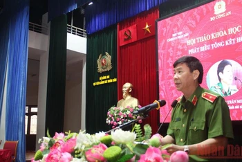 Đồng chí Thiếu tướng, GS, TS Trần Minh Hưởng, Giám đốc Học viện Cảnh sát nhân dân phát biểu tại hội thảo.