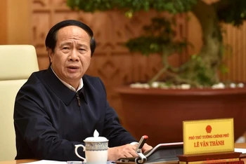 Phó Thủ tướng Lê Văn Thành đã họp khẩn trực tuyến với các địa phương từ Thừa Thiên Huế đến Khánh Hòa và các bộ, ngành để chỉ đạo công tác khắc phục hậu quả và ứng phó với mưa lũ tiếp theo.