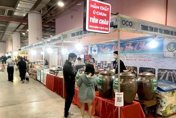 Một gian hàng trưng bày các sản phẩm nông nghiệp tỉnh Thái Bình tham gia Hội chợ OCOP tỉnh Quảng Ninh năm 2021.