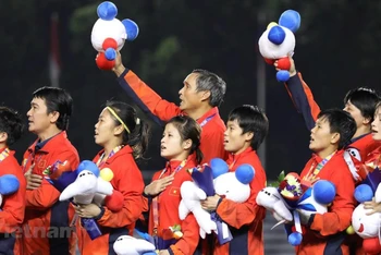 Đội tuyển nữ Việt Nam quyết tâm bảo vệ tấm huy chương vàng ở SEA Games 31. (Ảnh: TTXVN)
