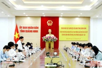 Quang cảnh buổi làm việc của Đoàn giám sát của Quốc hội với tỉnh Quảng Ninh về việc sắp xếp, sáp nhập các đơn vị hành chính cấp huyện, cấp xã.