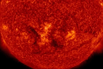 Đài quan sát Động lực học mặt trời của NASA đã ghi lại vụ phun trào ngày 11/4.