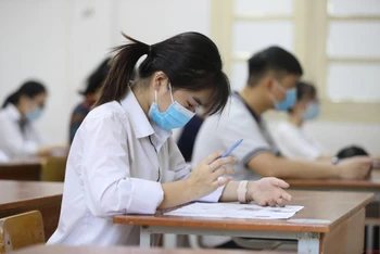 Lịch thi Đánh giá năng lực của Đại học Quốc gia Hà Nội từ ngày 22-24/4 trùng với lịch kiểm tra khảo sát dành cho học sinh lớp 12 thành phố Hà Nội khiến nhiều phụ huynh bối rối, lo lắng. (ẢNH: SƠN BÁCH)