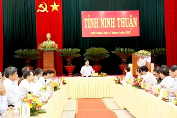 Thủ tướng Chính phủ Phạm Minh Chính phát biểu ý kiến chỉ đạo tại buổi làm việc với tỉnh Ninh Thuận.