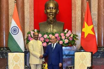 Chủ tịch nước Nguyễn Xuân Phúc tiếp Chủ tịch Hạ viện Cộng hòa Ấn Độ Om Birla đang thăm chính thức Việt Nam. (Ảnh: THỦY NGUYÊN)