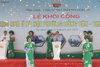Bấm nút khởi công Dự án nhà ở xã hội tỉnh Hà Nam.