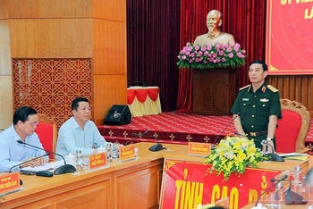 Đại tướng Phan Văn Giang phát biểu ý kiến trong buổi làm việc với lãnh đạo tỉnh Cao Bằng.