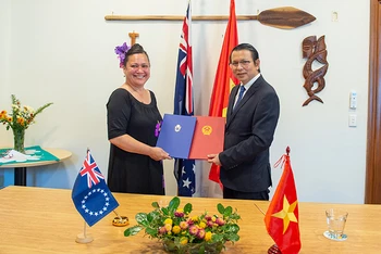 Việt Nam và Quần đảo Cook ký Thông cáo chung thiết lập quan hệ ngoại giao. 