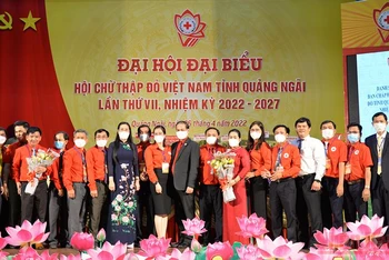 Ban Chấp hành Hội Chữ thập đỏ tỉnh Quảng Ngãi khóa VII, nhiệm kỳ 2022-2027 ra mắt Đại hội. 